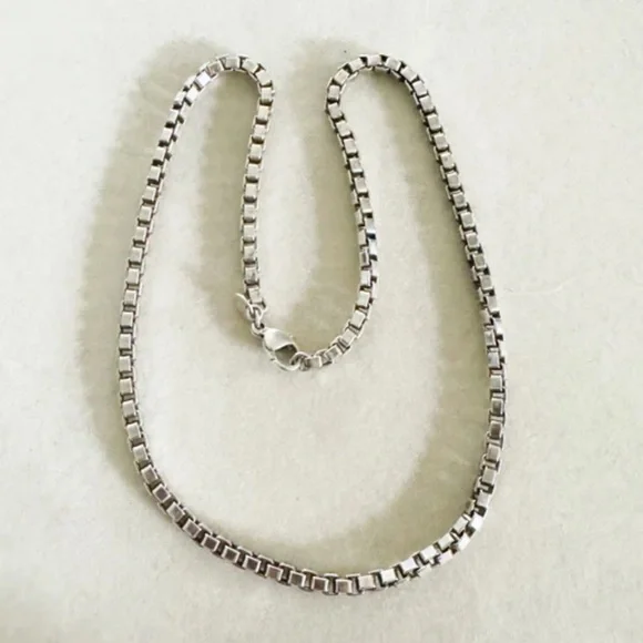 2000s Tiffany and Co Sterling Silver Venetian Box Chain Link Necklace 18 Chain